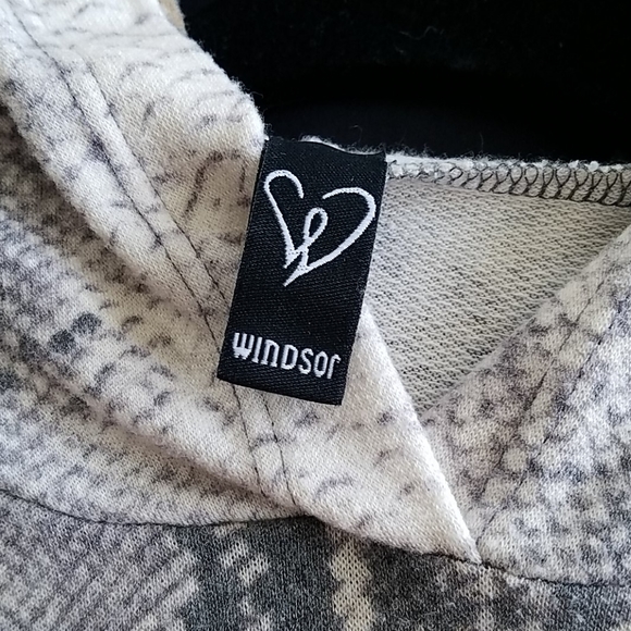 Python print pull over hoodie - Picture 3 of 4